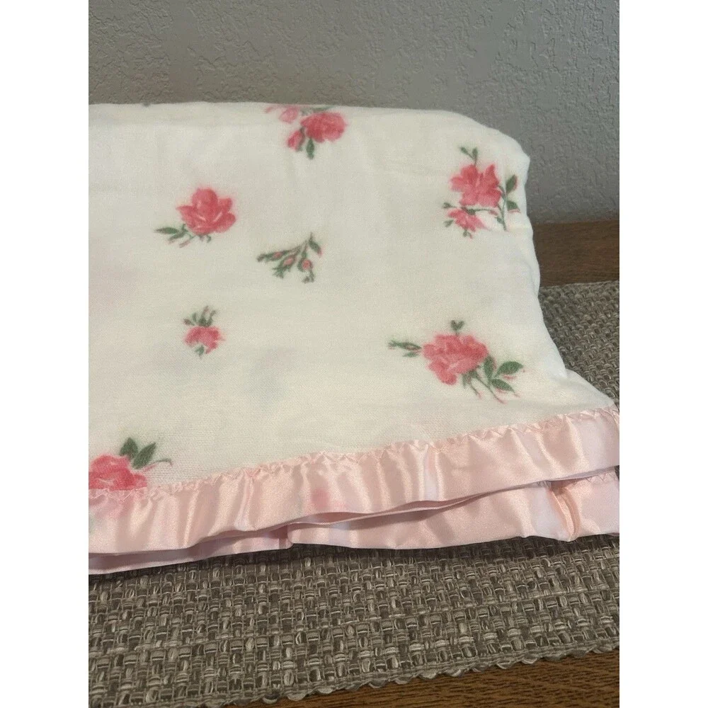 Vintage White Pink Floral Satin Trimmed Bed Blanket Twin Or Full 72”x 84”